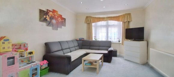 Дом с 4 спальнями в Пиннер, Великобритания № 14497 47