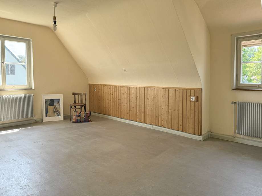 Квартира с 3 спальнями в Эслинген, Германия № 270865