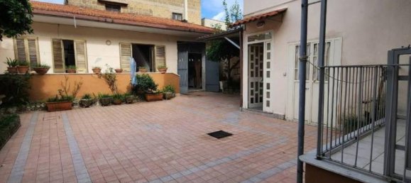 6-Zimmer Villa in Casagiove, Italy, Nr. 17409 3