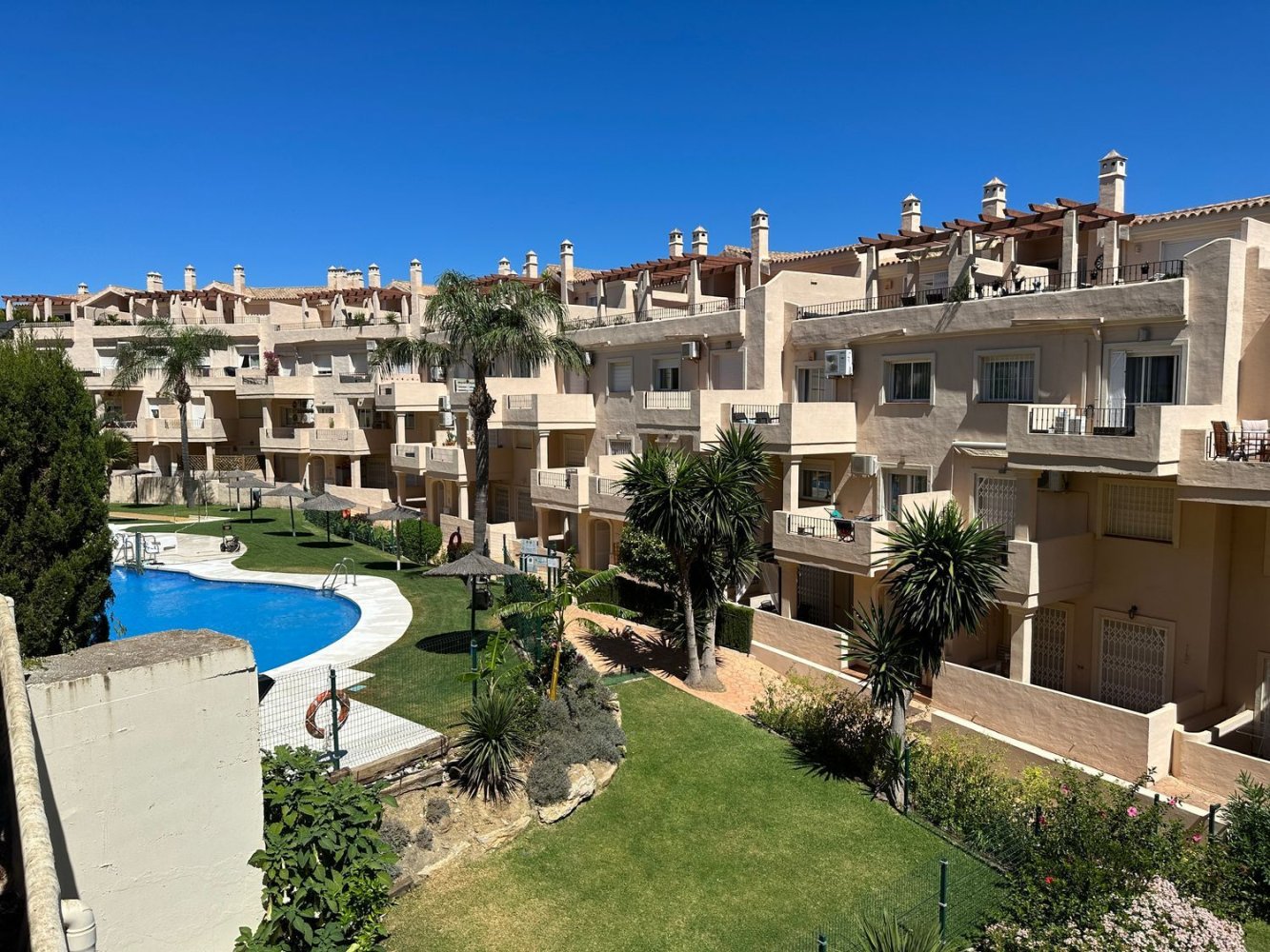 Dúplex de 2 dormitorios en La Duquesa, Spain No. 224203