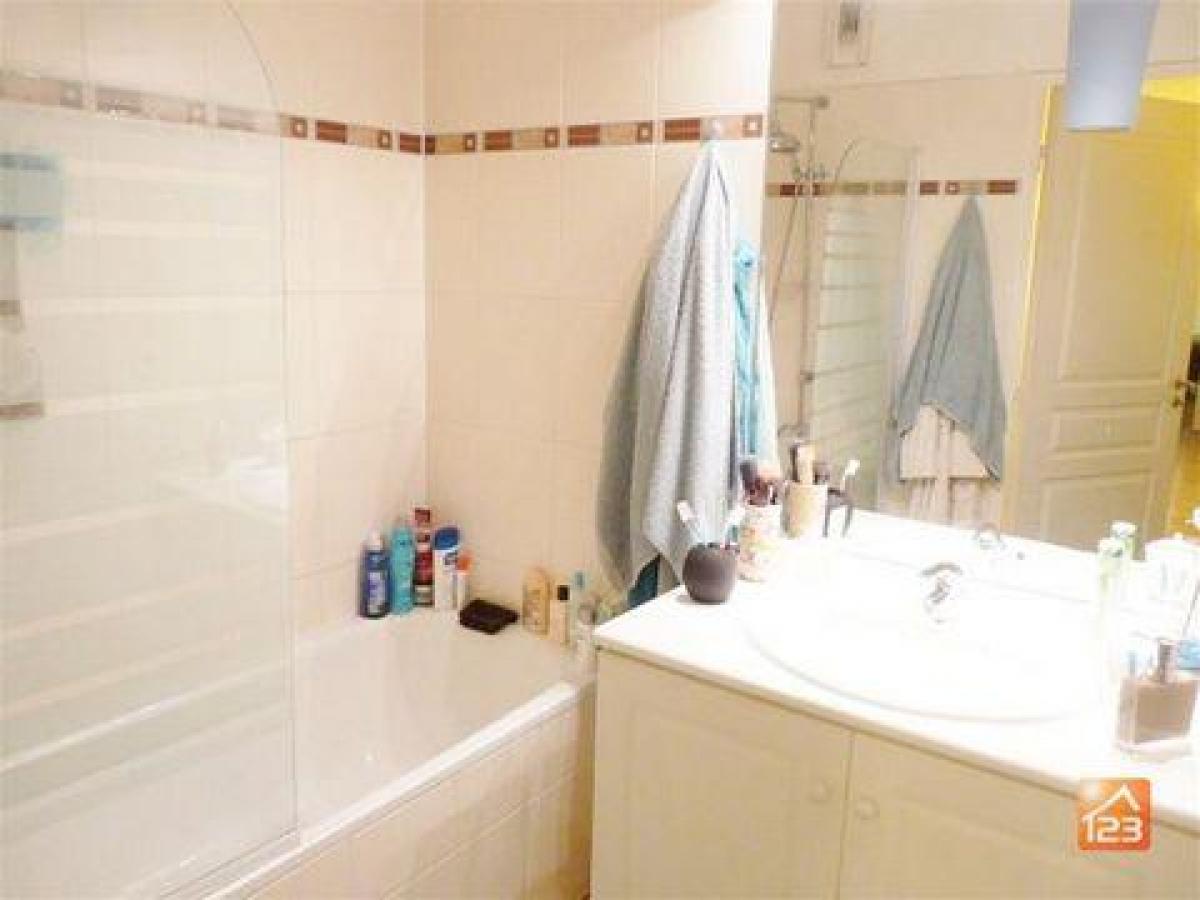 Studio-Eigentumswohnung in Le Plessis-Robinson, France, Nr. 33227