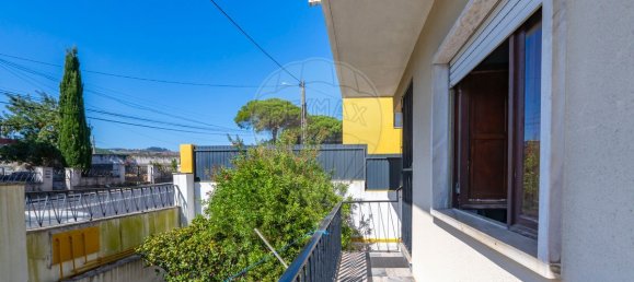 Квартира с 3 спальнями в Лориш, Португалия № 178201 21