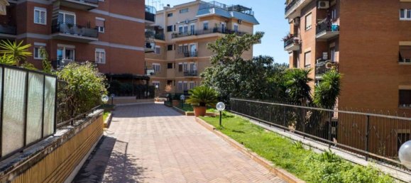 3 rooms Apartment in Rome, Italy No. 35603 2