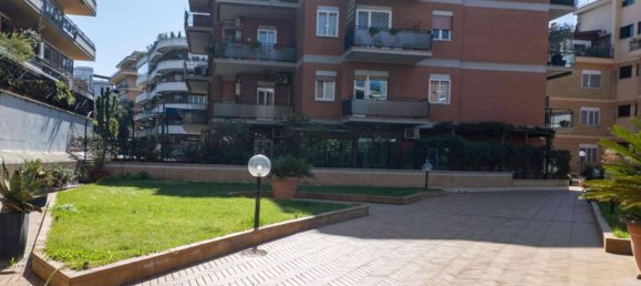 3 rooms Apartment in Rome, Italy No. 35603 3