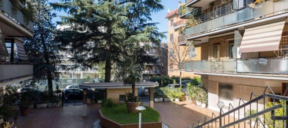 3 rooms Apartment in Rome, Italy No. 35603 5