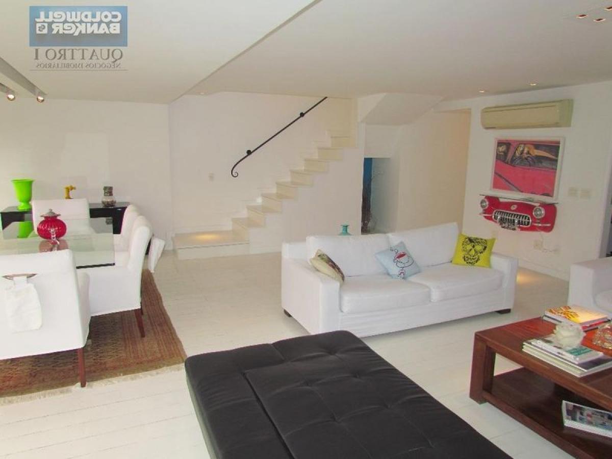 3 bedrooms House in Rio de Janeiro, Brazil No. 518736