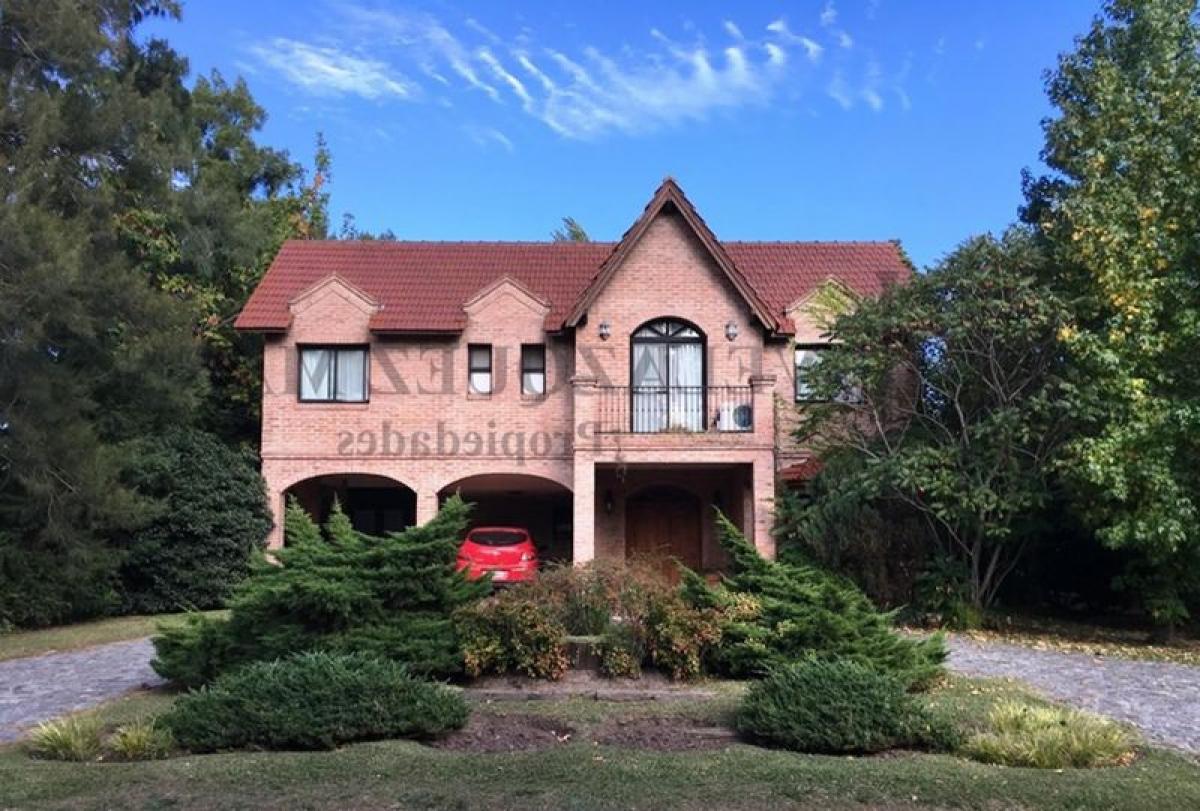 3 bedrooms House in Esteban Echeverria, Argentina No. 53651