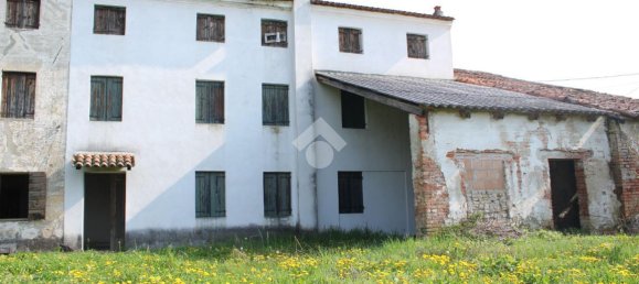 Дом с 4 комнатами в Мотта ди Ливенца, Италия № 121558 5