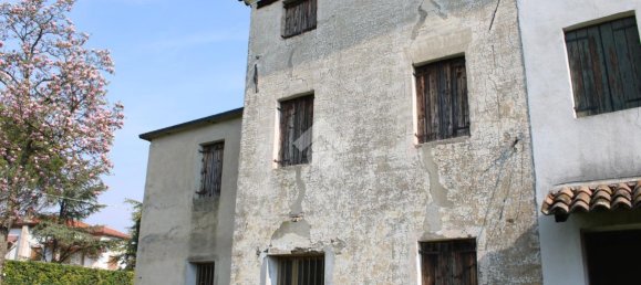 Дом с 4 комнатами в Мотта ди Ливенца, Италия № 121558 3