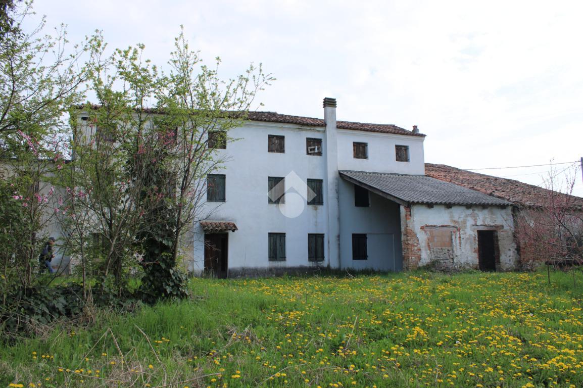 Дом с 4 комнатами в Мотта ди Ливенца, Италия № 121558