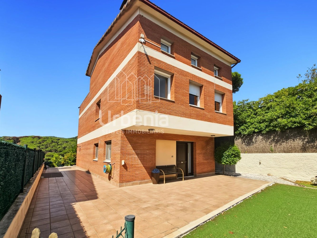 Дом с 4 спальнями в Сан-Андреу-де-Льяванерес, Испания № 211532