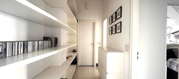3 Schlafzimmer Wohnung in Mantua, Italy, Nr. 381848 7