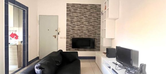 3 Schlafzimmer Wohnung in Mantua, Italy, Nr. 381848 2