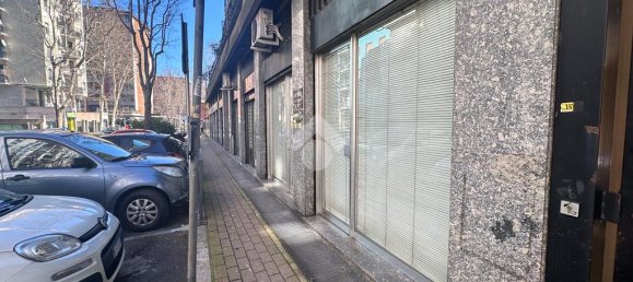 3غرفة عقار تجاري في Cinisello Balsamo, Italy رقم 108901 3