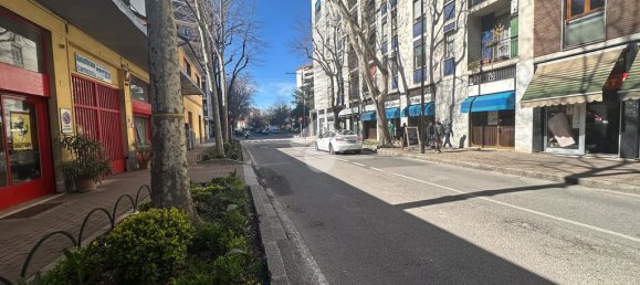 3غرفة عقار تجاري في Cinisello Balsamo, Italy رقم 108901 7