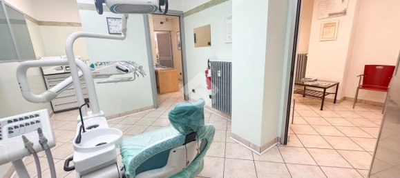 3غرفة عقار تجاري في Cinisello Balsamo, Italy رقم 108901 16