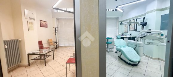 3غرفة عقار تجاري في Cinisello Balsamo, Italy رقم 108901 4