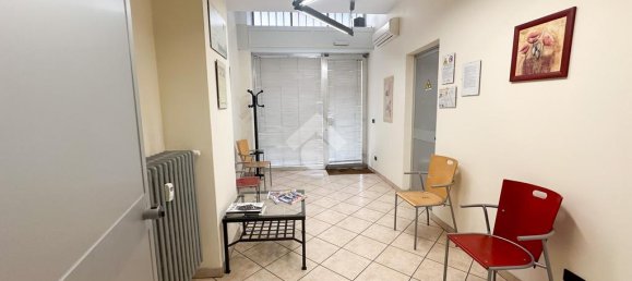 3غرفة عقار تجاري في Cinisello Balsamo, Italy رقم 108901 10