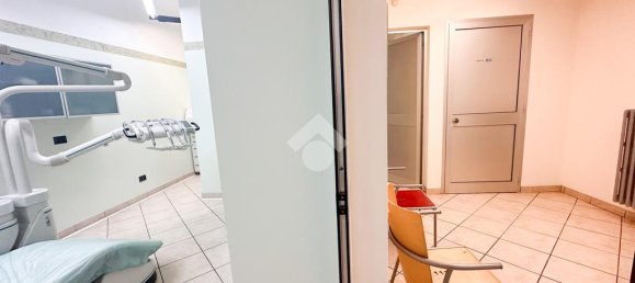 3غرفة عقار تجاري في Cinisello Balsamo, Italy رقم 108901 5