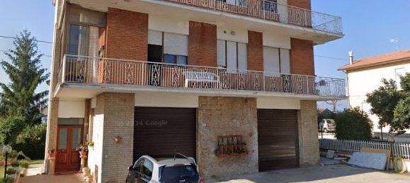 7-salle Appartement à Falerone, Italy No. 95299 2