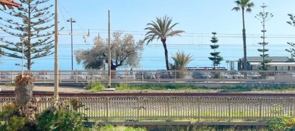 Apartamento de 3 habitaciónes en Bordighera, Italy No. 208396 8