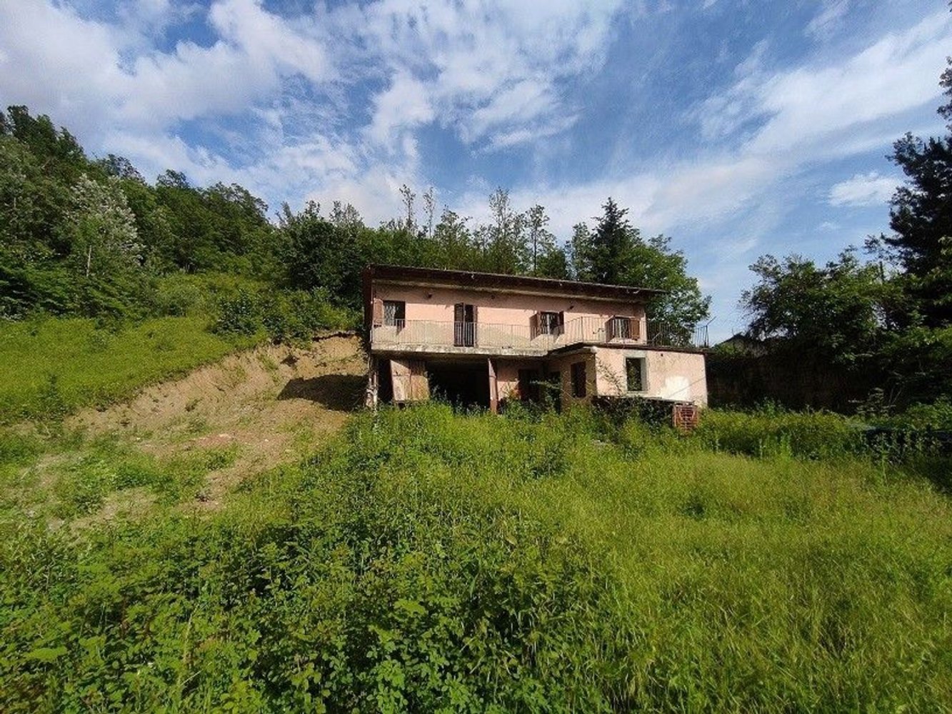 Villa de 5 divisões em Azzano d'Asti, Italy N.º 134372