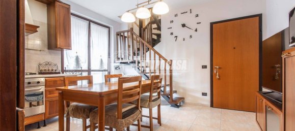 Apartamento T2 em Garbagnate Milanese, Italy N.º 5084 4