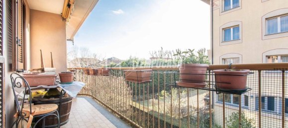 Apartamento T2 em Garbagnate Milanese, Italy N.º 5084 2