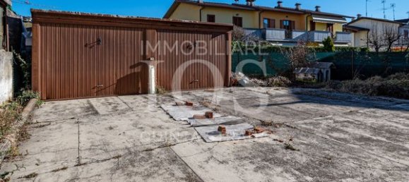 11غرفة منزل في Capriolo, Italy رقم 84384 3