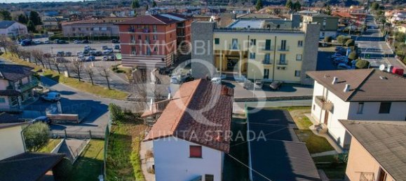 11غرفة منزل في Capriolo, Italy رقم 84384 11