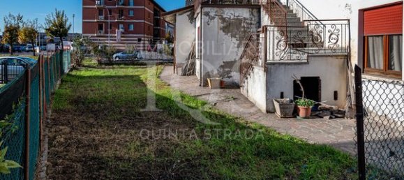 11غرفة منزل في Capriolo, Italy رقم 84384 17