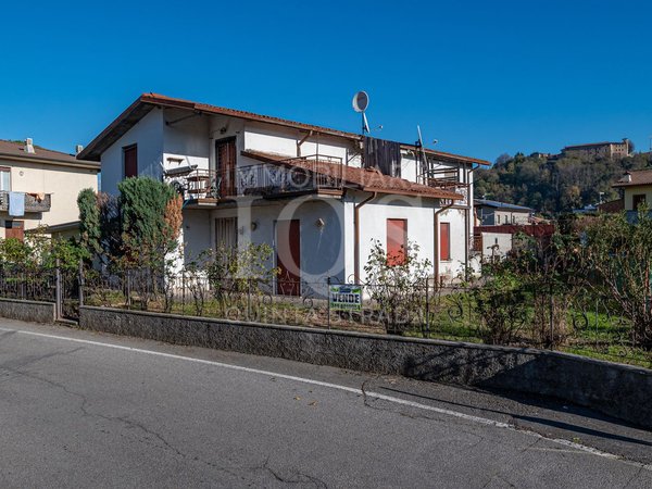 11غرفة منزل في Capriolo, Italy رقم 84384