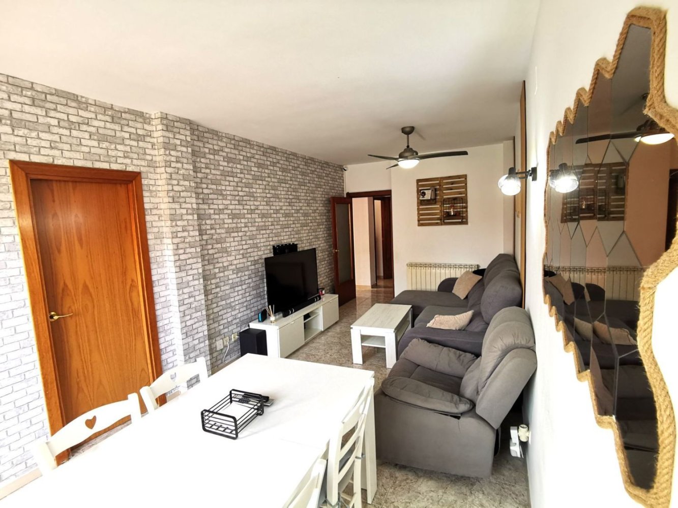 Apartamento de 3 dormitorios en Lloret de Mar, Spain No. 247808