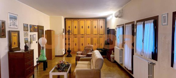 3 bedrooms Penthouse in Albignasego, Italy No. 182218 18