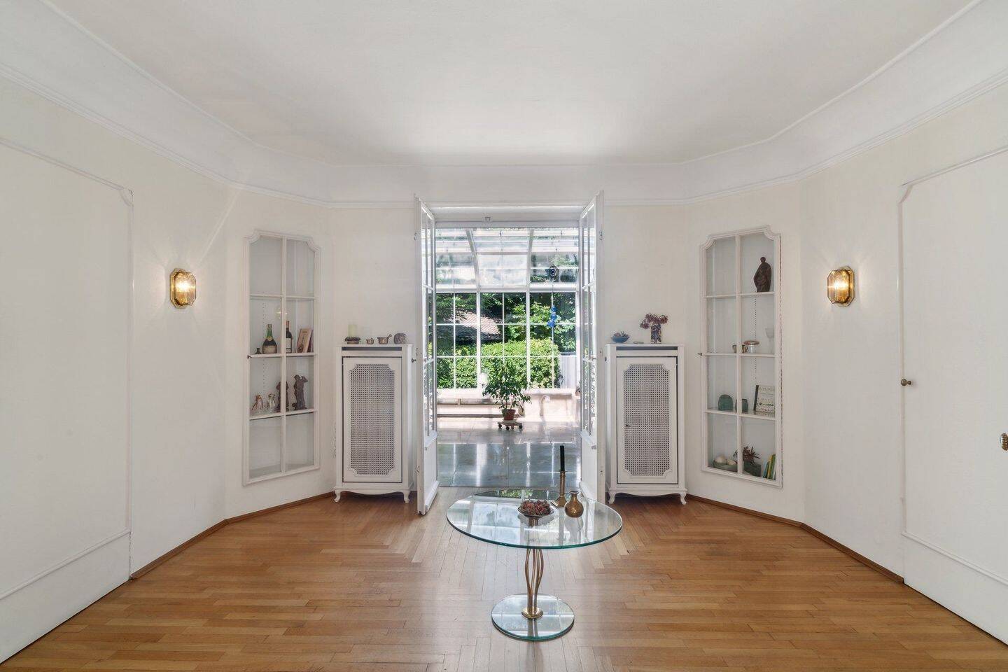 Villa de 8 dormitorios en Frankfurt am Main, Germany No. 325022