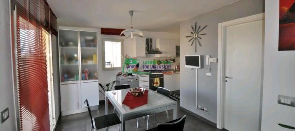 Квартира с 4 комнатами в Рагуза, Италия № 137328 3