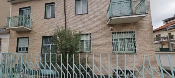 5 rooms Apartment in Grugliasco, Italy No. 299838 3