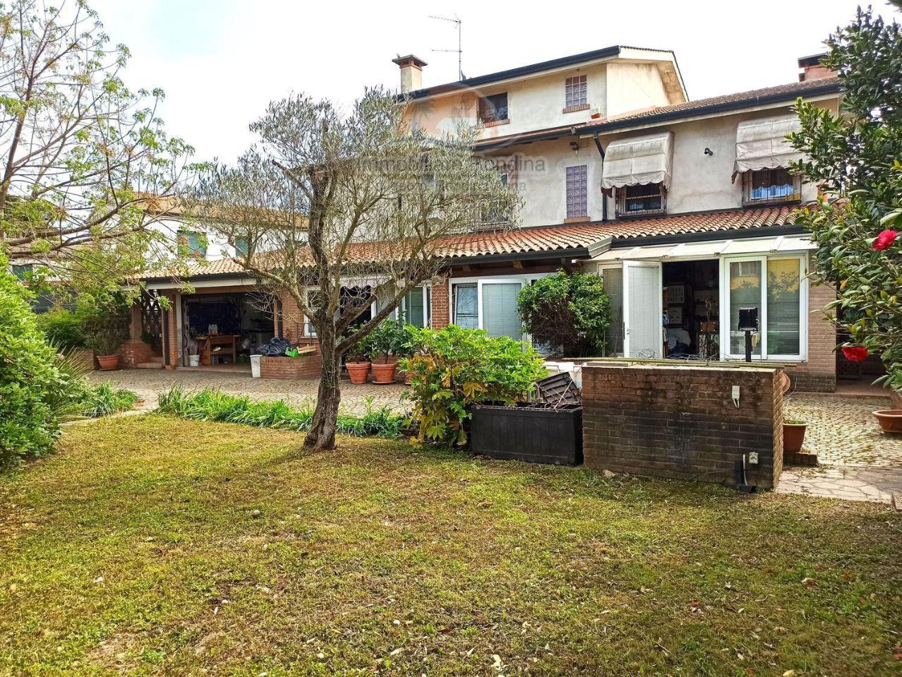 11-salle Villa à Arquà Polesine, Italy No. 26235