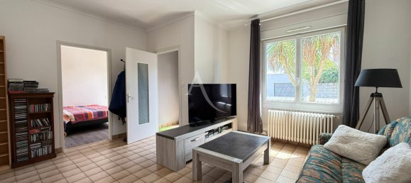 2 Schlafzimmer Haus in La Roche-sur-Yon, France, Nr. 283642 2