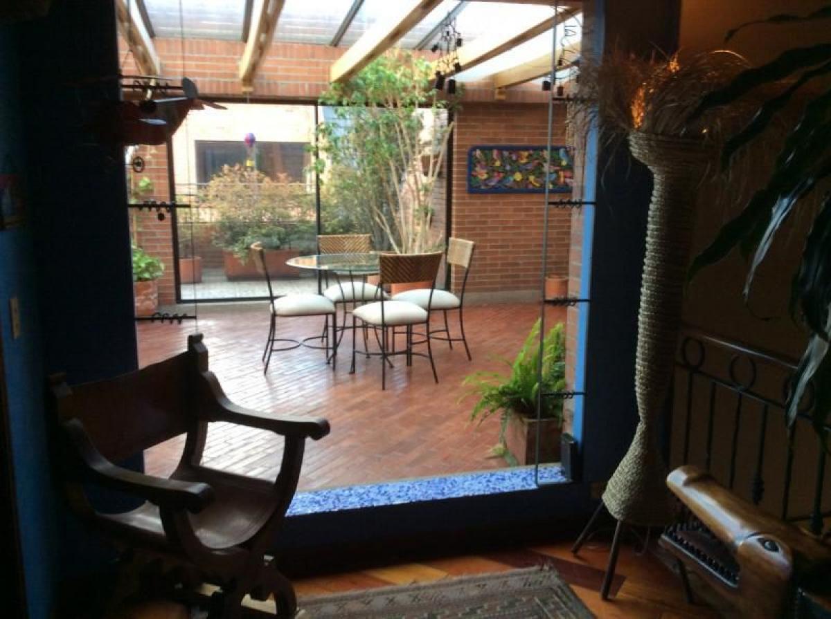 3 bedrooms House in Bogota, Colombia No. 11210