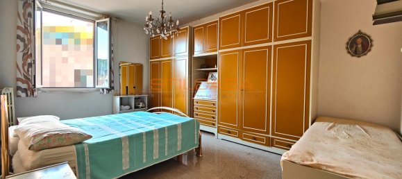 Квартира с 3 комнатами в Пезаро, Италия № 120018 7