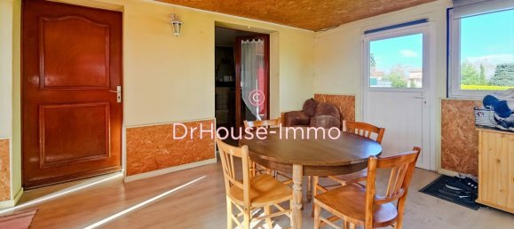 3 Schlafzimmer Haus in Loire, France, Nr. 360925 2