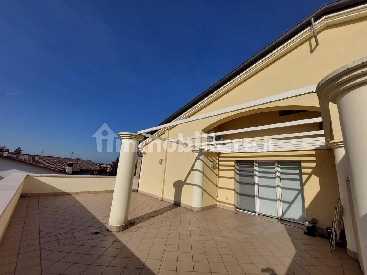 2 chambres Penthouse à Oppeano, Italy No. 172756