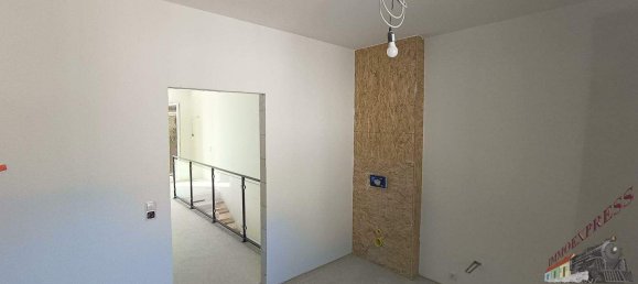 Дом с 3 комнатами в Холлабрунн, Австрия № 242869 10