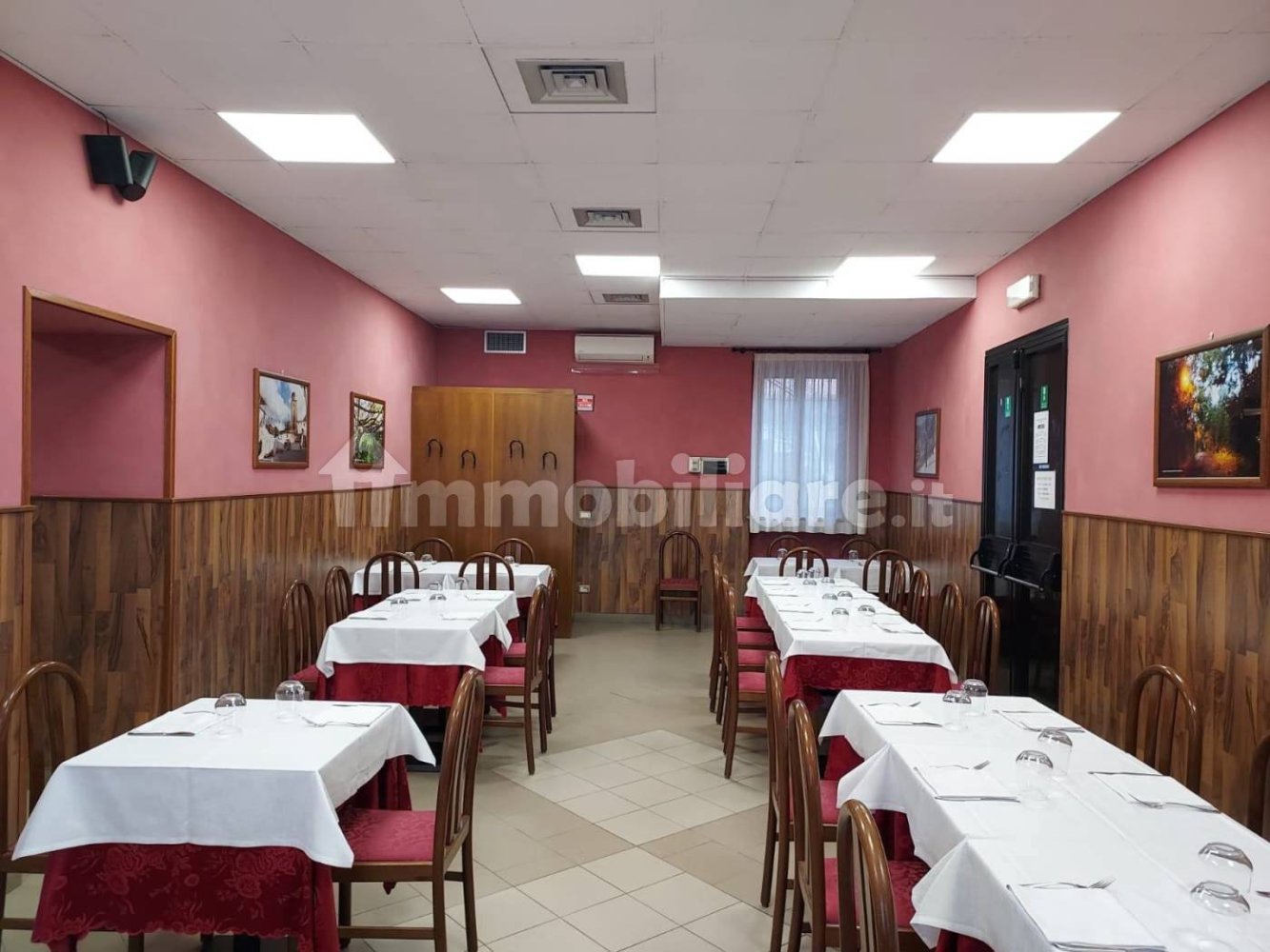 2 rooms Commercial property in Novara, Italy No. 56141