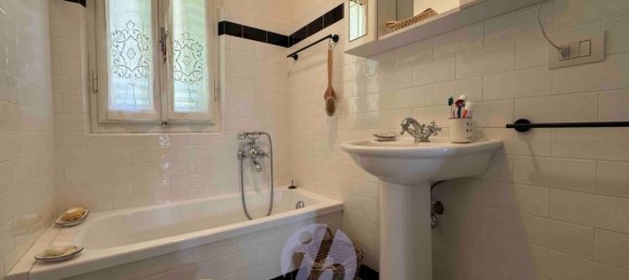 4 bedrooms Apartment in Pietrasanta, Italy No. 323052 26