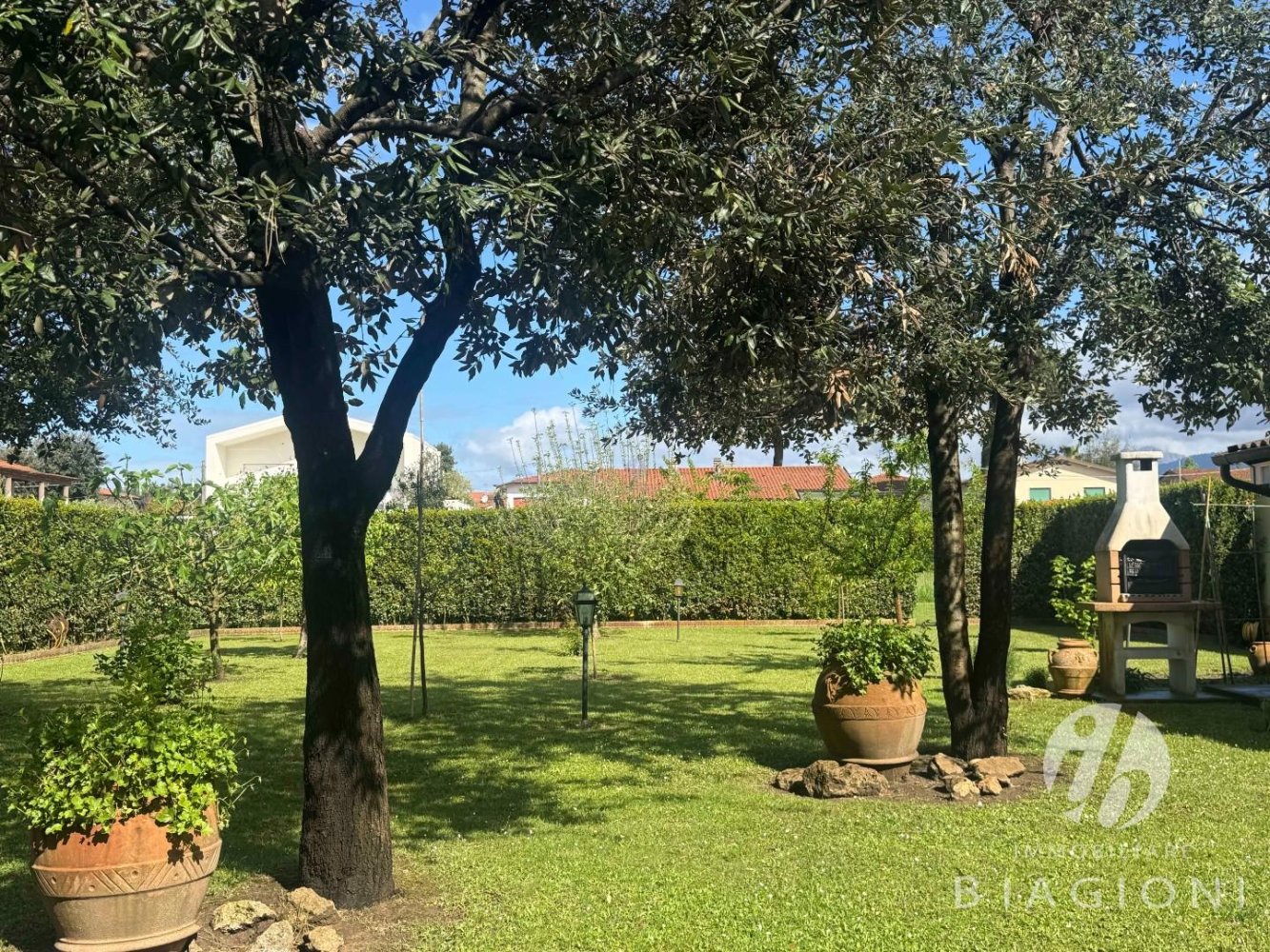 4 bedrooms Apartment in Pietrasanta, Italy No. 323052