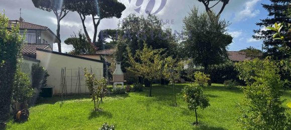 4 bedrooms Apartment in Pietrasanta, Italy No. 323052 6