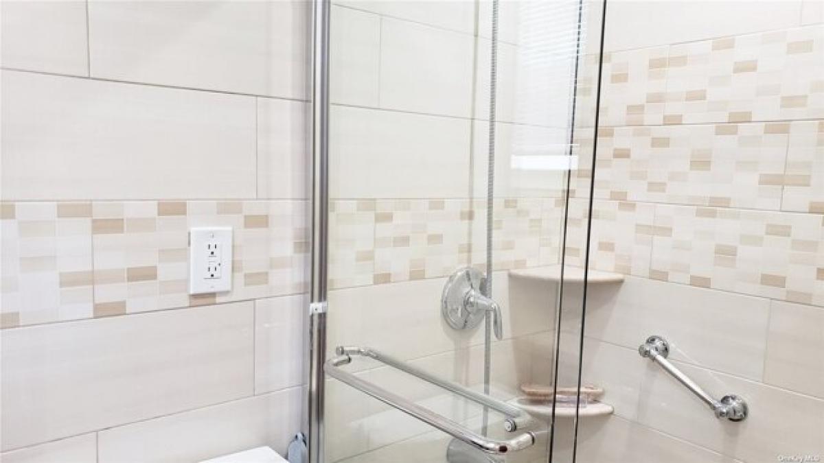 5 bedrooms House in Flushing, USA No. 208492