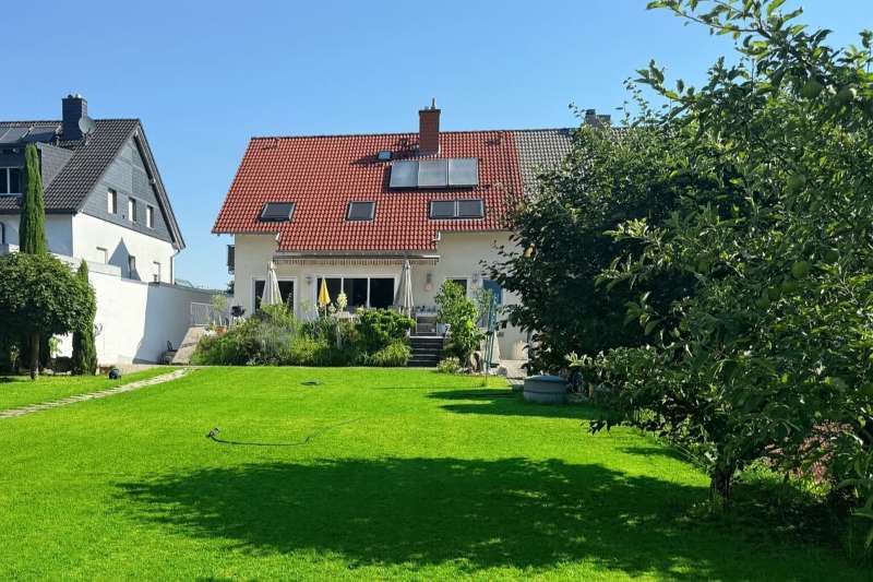 6-salle Appartement à Offenbach, Germany No. 351004